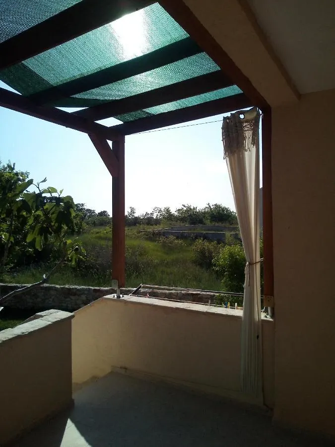 Studio Apartman T And T 0*, Razanac